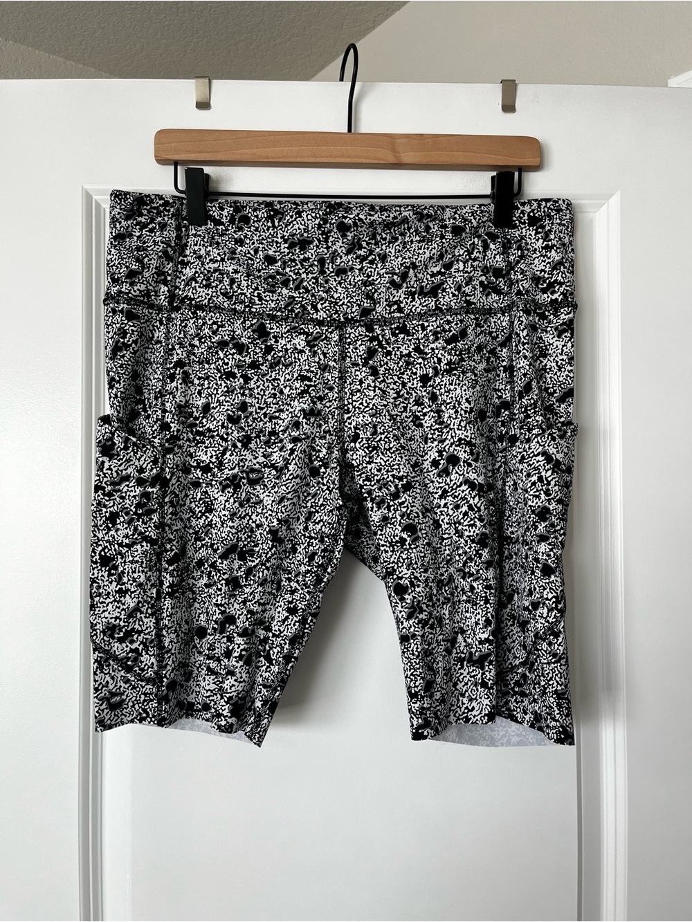 lululemon athletica Black & White Abstract Print Bike Shorts